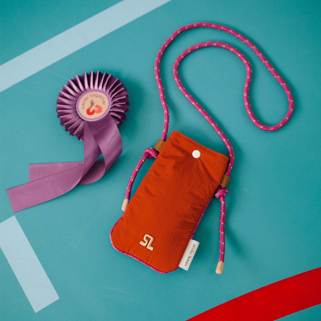 sticky lemon telefoonhoesje met koord - special edition - horse brown | 1802226 | 2