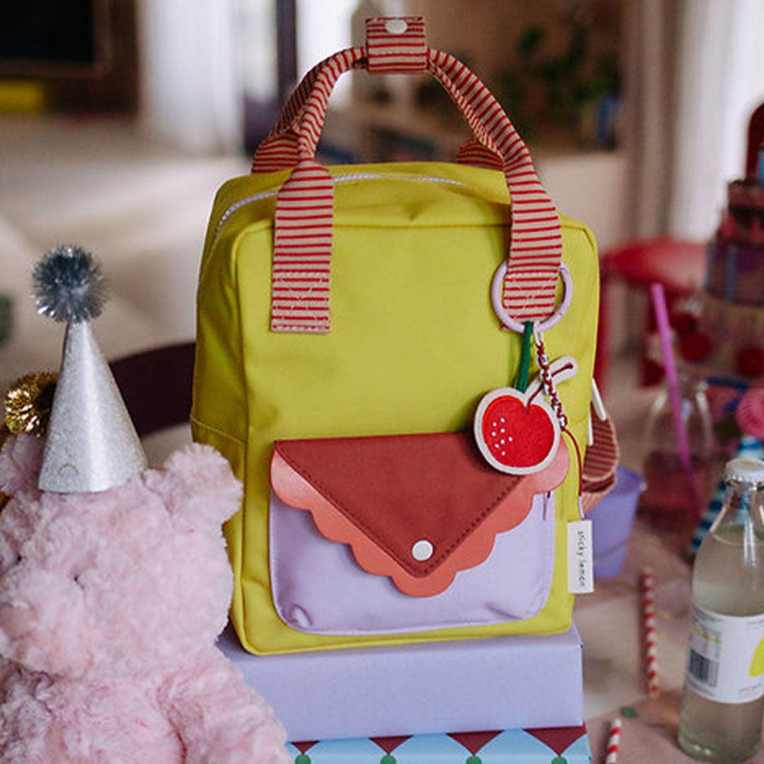 sticky lemon peuterrugzak - cherry on a cake - 26 cm | 1802454 | 2