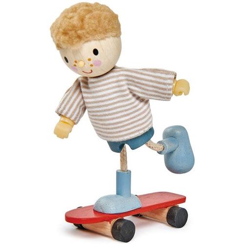 tender leaf toys poppenhuispop edward & zijn skateboard - 12 cm | 4608145 | 0