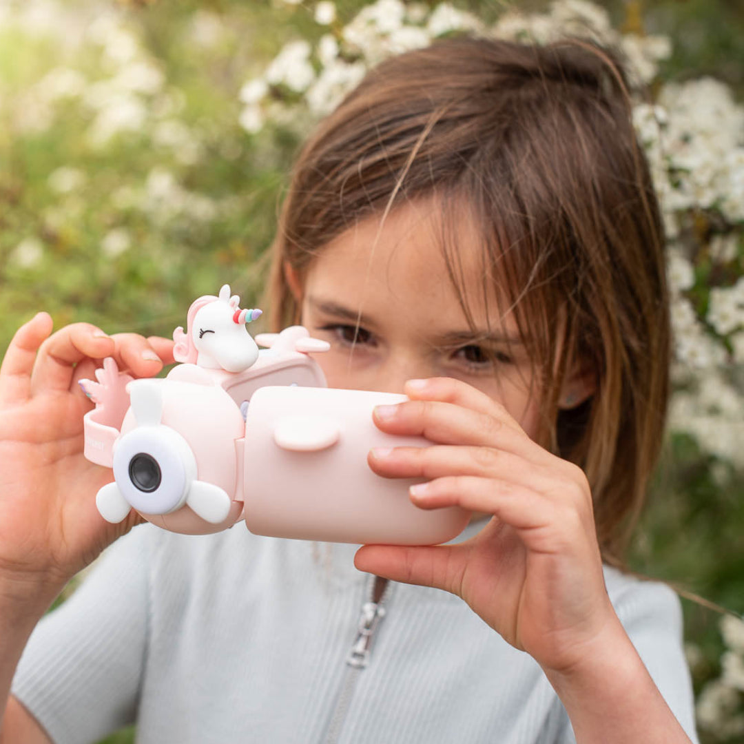 the zoofamily kindervideocamera zoo video - eenhoorn | TZFV1unicorn | 1