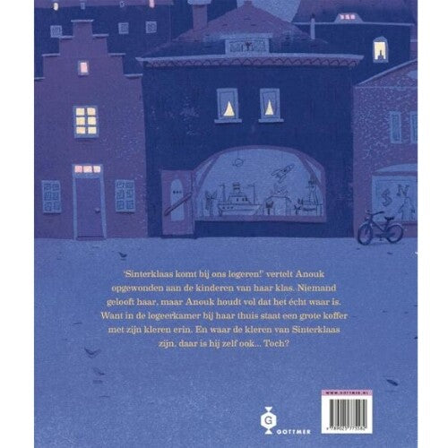 De achterkant van het Gottmer kinderboek 'De kleren van Sinterklaas' met een korte inhoud en een barcode.