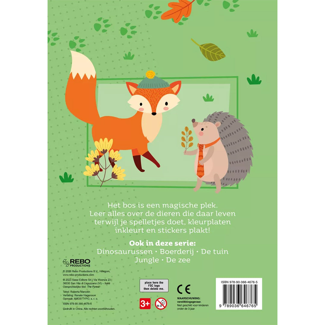 Achterkant van het uitgeverij rebo stickerboek 'Het Bos' met illustraties van een vos en een egel, en productinformatie.