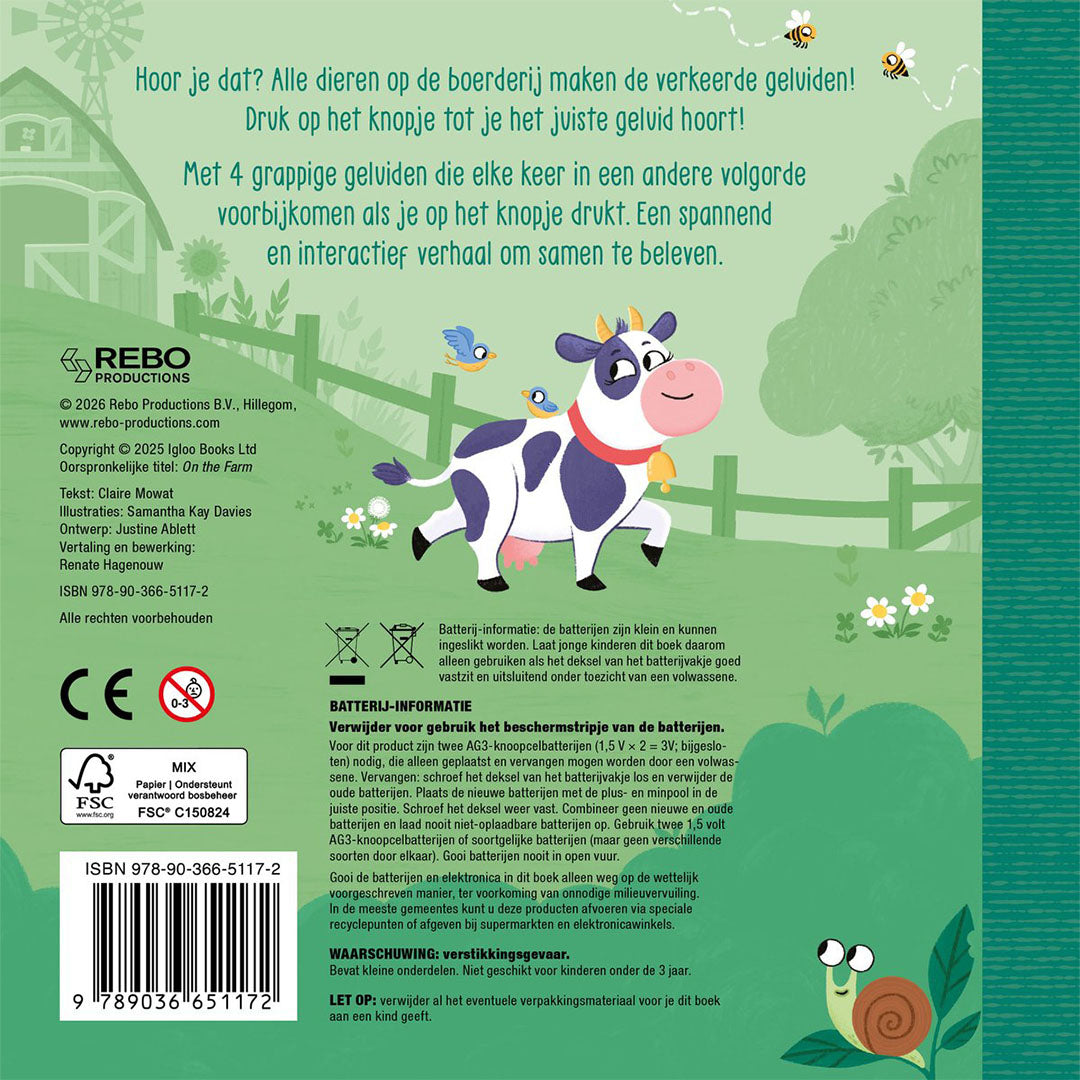 De achterkant van het Uitgeverij Rebo zoek het geluid kinderboek 'Op de boerderij' met productinformatie en een kleine koe.