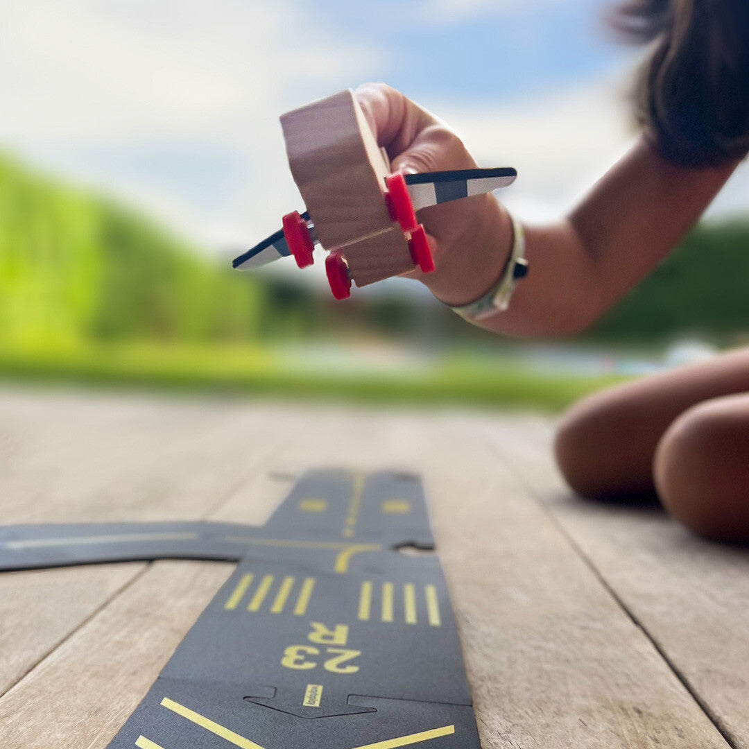 waytoplay runway vliegveld met vliegtuig - 9-delig | W2P-8RW1F | 2